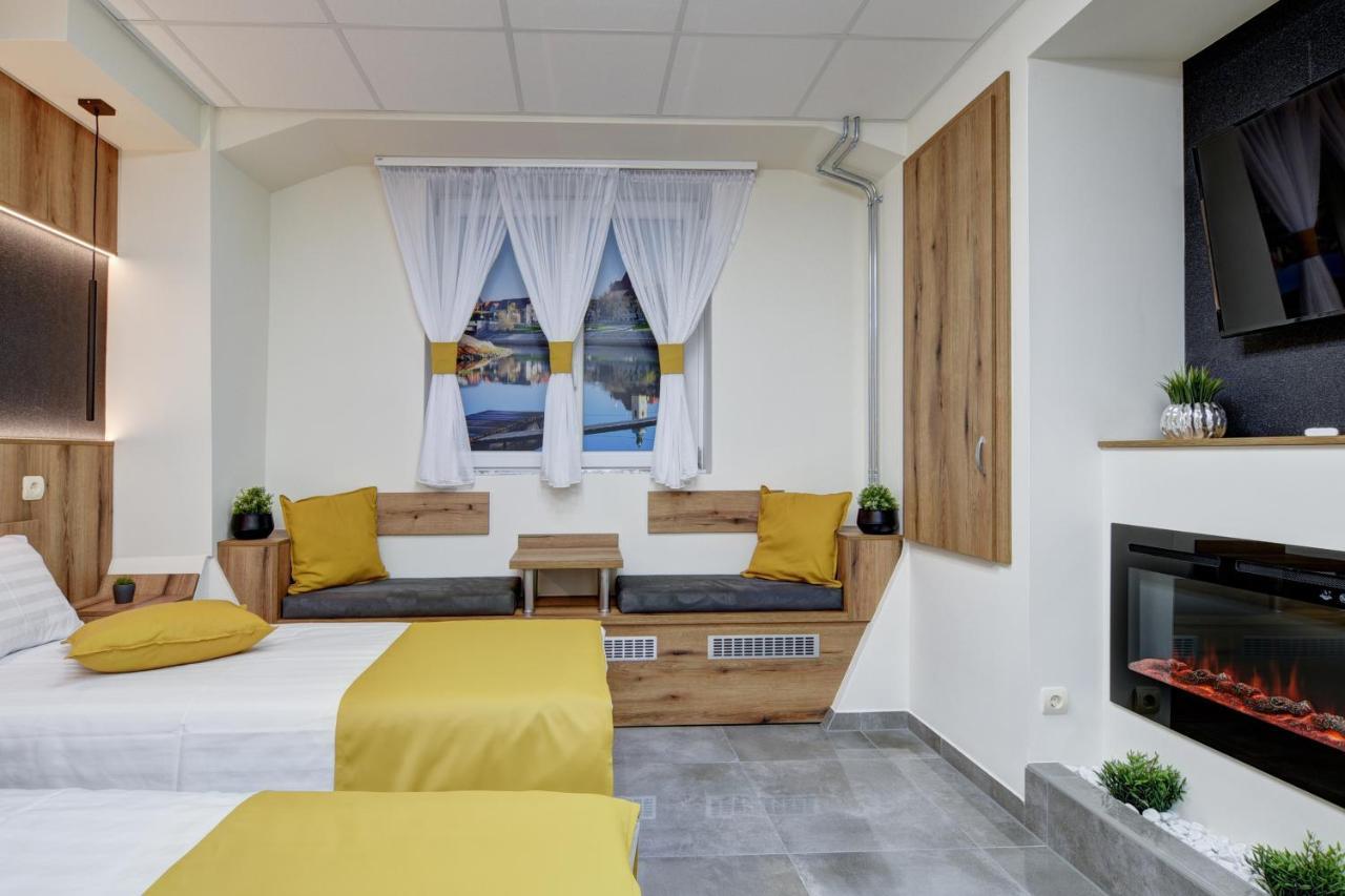 Riverside Inn - Dunaparti Szuteren Дьор Екстериор снимка